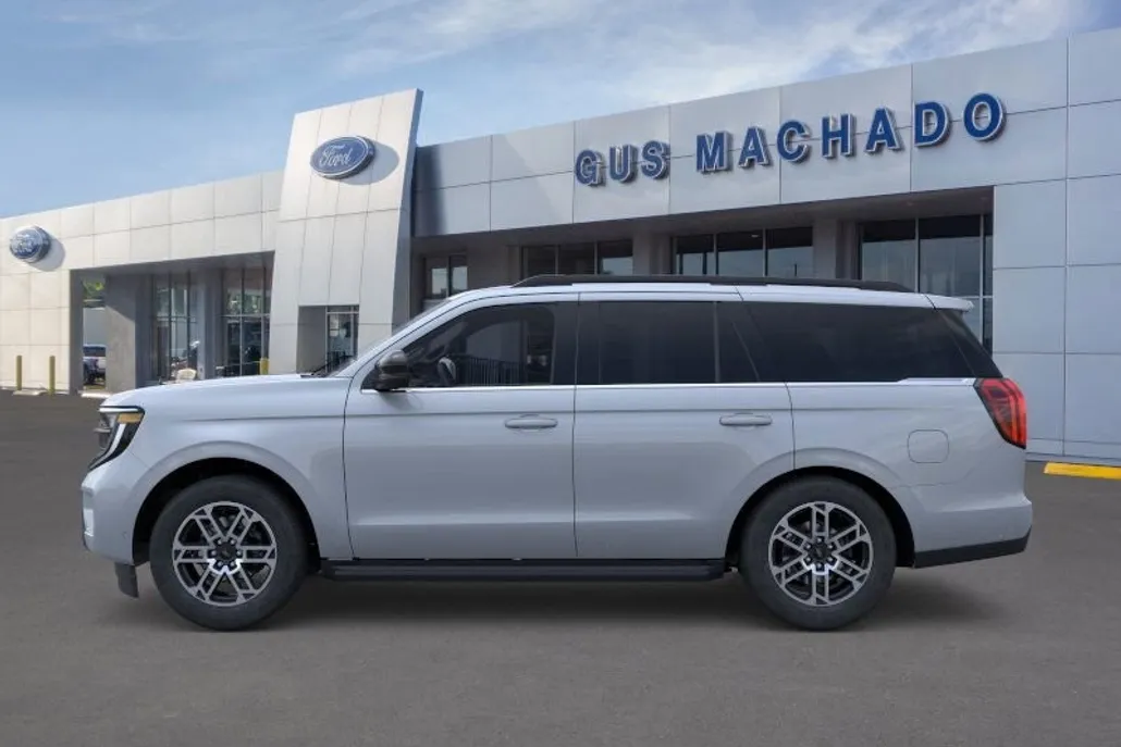 2025 Ford Expedition photo 1