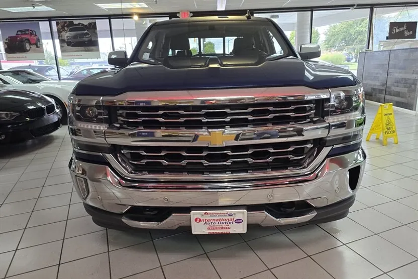 2017 Chevrolet Silverado 1500 LTZ photo 1