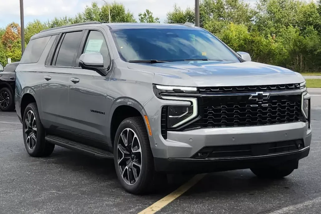 2026 Chevrolet Suburban RST photo 1