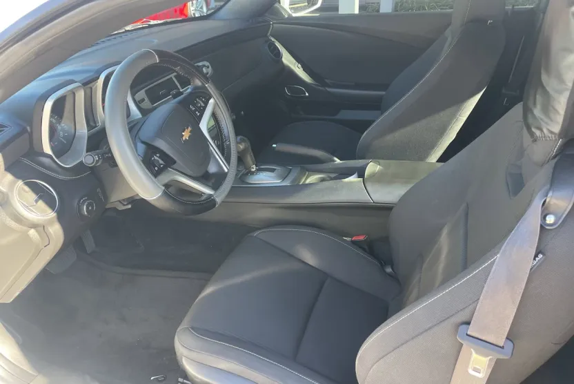 2015 Chevrolet Camaro 1LT photo 1