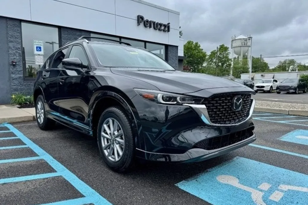 2025 Mazda CX-5 2.5 S Preferred photo 1