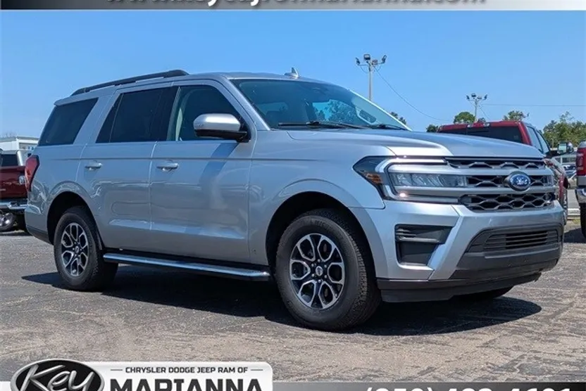 2022 Ford Expedition XLT photo 1