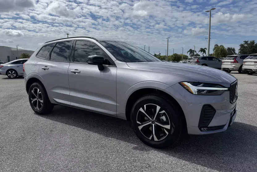 2026 Volvo XC60 B5 Core photo 1