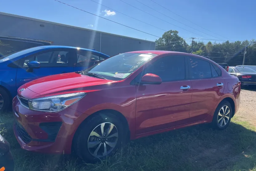 2021 Kia Rio S photo 1