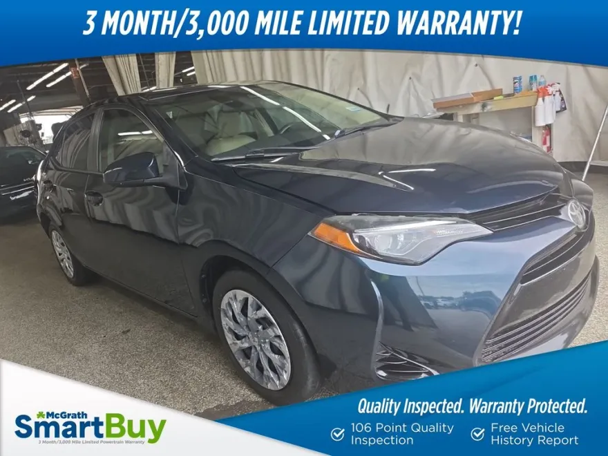2018 Toyota Corolla LE photo 1