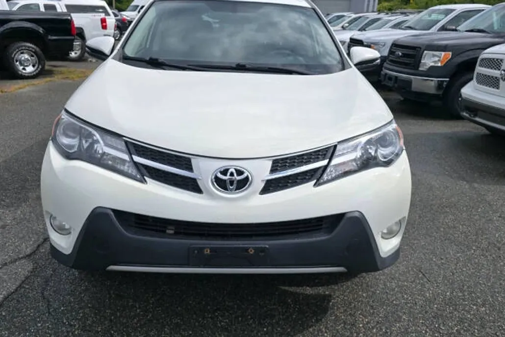 2013 Toyota RAV4 XLE photo 1
