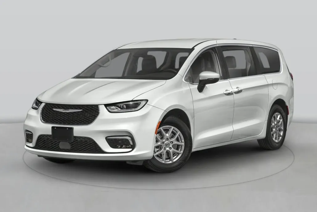 2023 Chrysler Pacifica Touring L photo 1