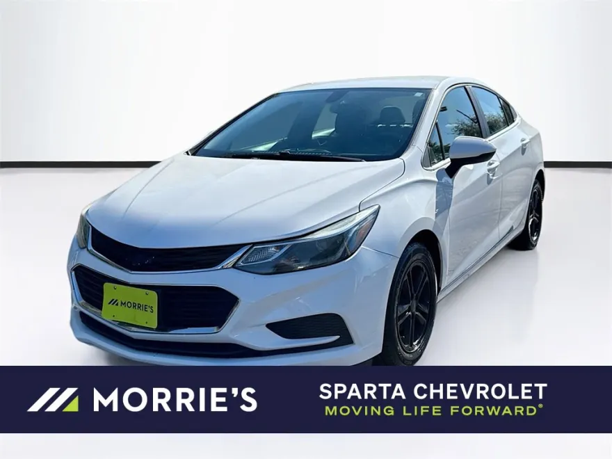 2017 Chevrolet Cruze LT photo 1