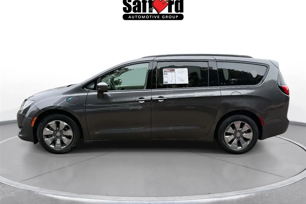2018 Chrysler Pacifica Hybrid Limited photo 1