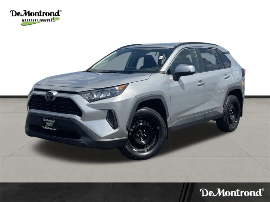 2021 Toyota RAV4 LE photo 1