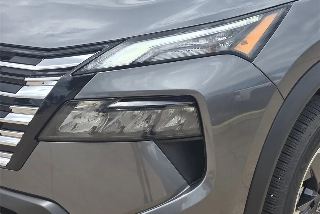 2026 Nissan Rogue SV photo 1