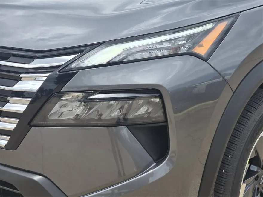 2026 Nissan Rogue SV photo 1