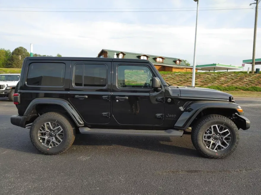 2025 Jeep Wrangler Sahara photo 1