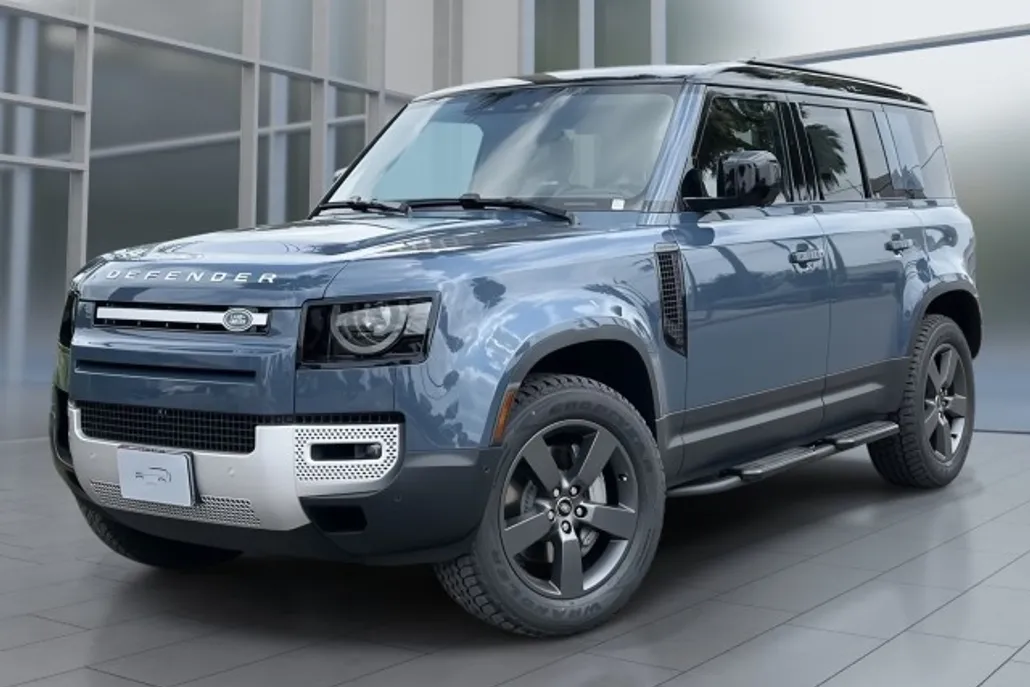 2025 Land Rover Defender S photo 1