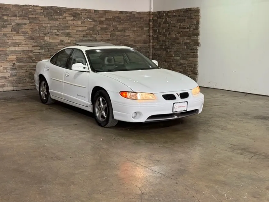 2001 Pontiac Grand Prix GT photo 1