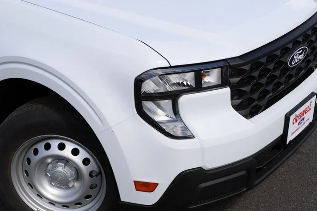 2025 Ford Maverick XL photo 1