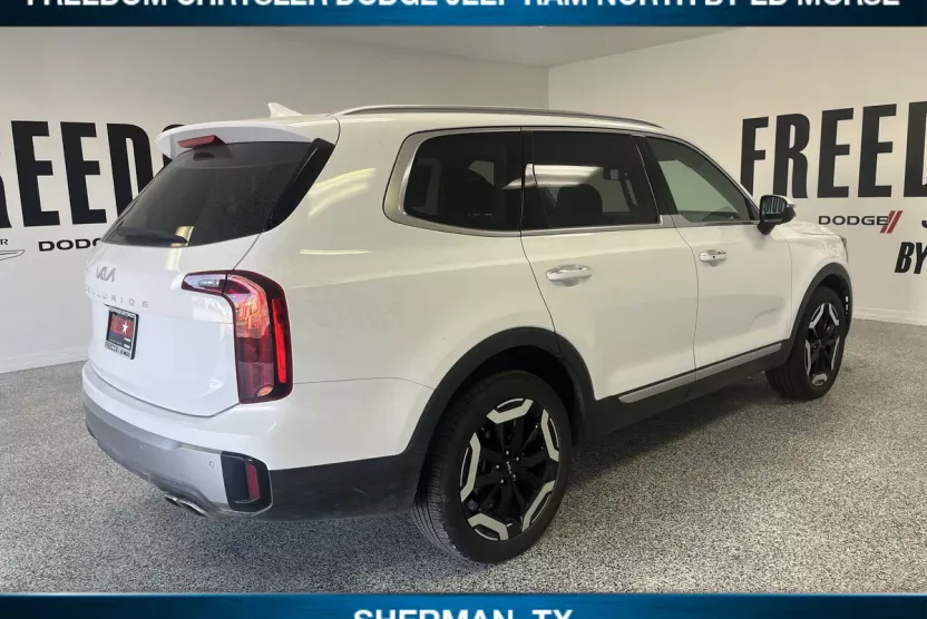 2025 Kia Telluride S photo 1