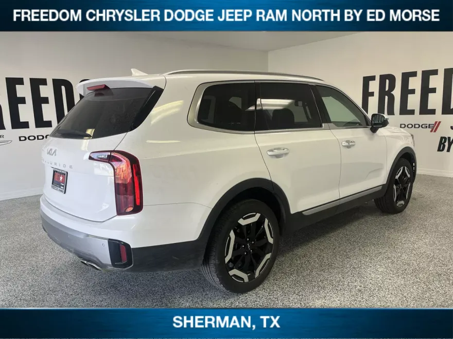 2025 Kia Telluride S photo 1