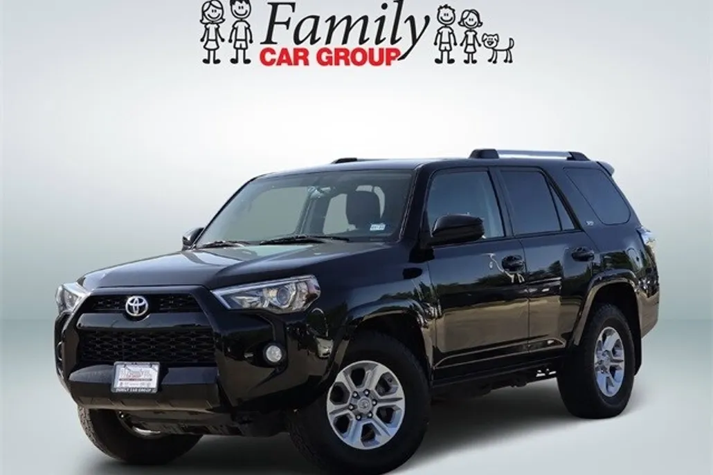 2019 Toyota 4Runner SR5 photo 1