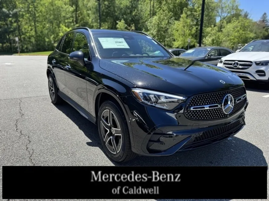2025 Mercedes Benz GLC 300 4MATIC photo 1
