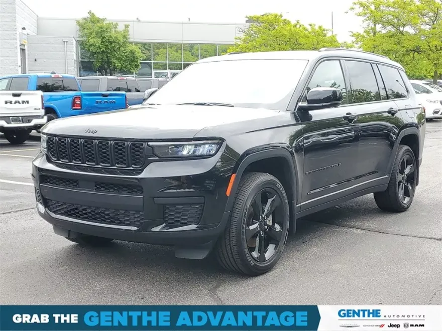 2024 Jeep Grand Cherokee Laredo Altitude X photo 1