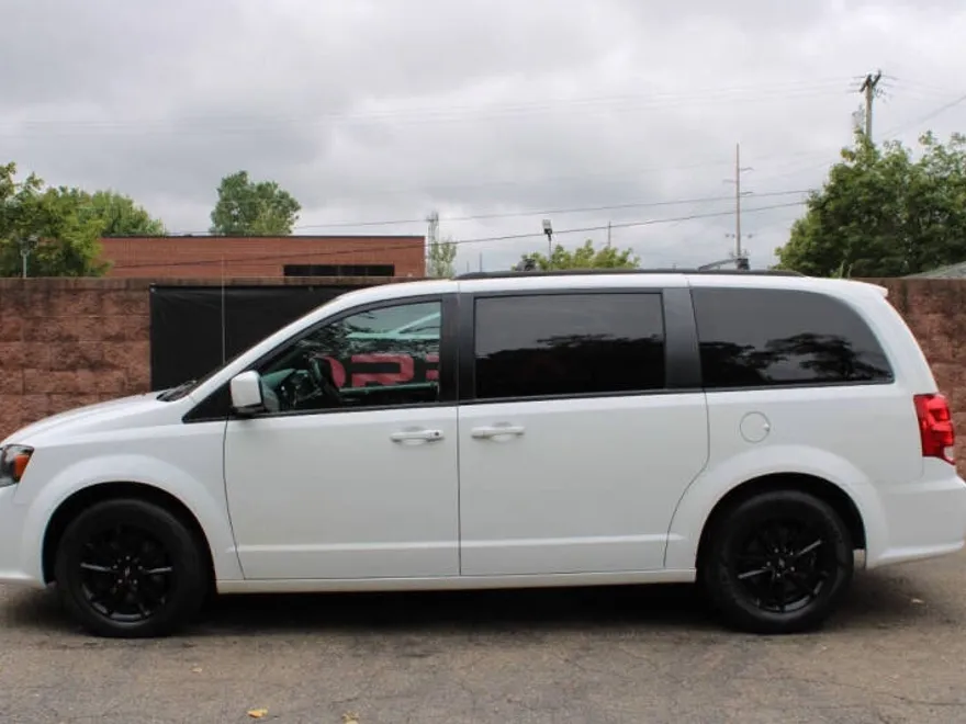 2020 Dodge Grand Caravan SE Plus photo 1