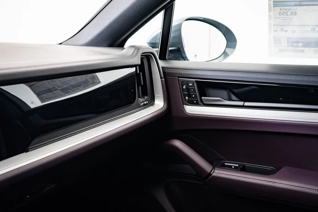 2025 Porsche Cayenne Coupe S photo 1