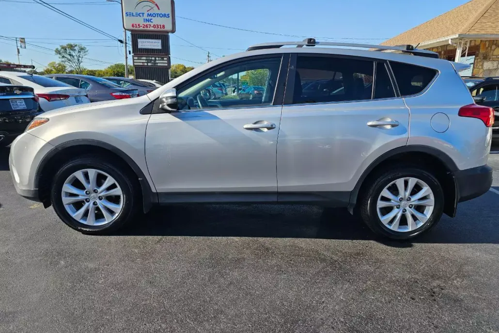 2015 Toyota RAV4 Limited photo 1
