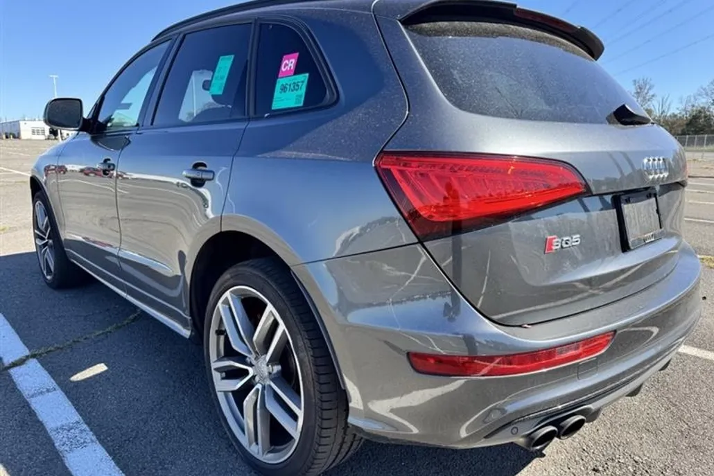 2016 Audi SQ5 Prestige photo 1