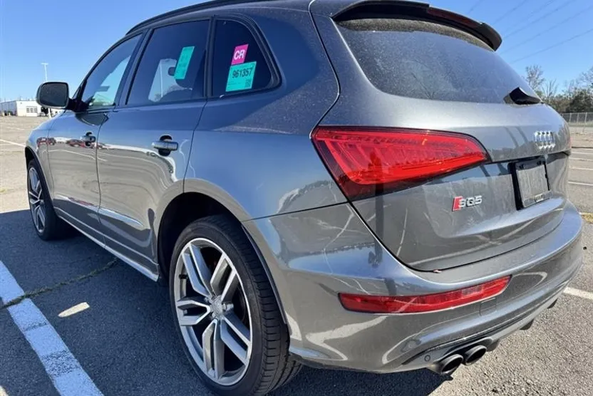 2016 Audi SQ5 Prestige photo 1