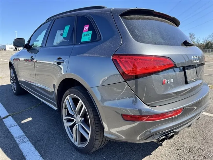 2016 Audi SQ5 Prestige photo 1