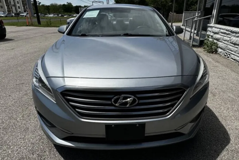 2017 Hyundai Sonata SE photo 1