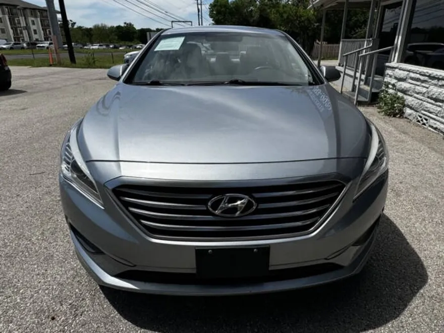 2017 Hyundai Sonata SE photo 1