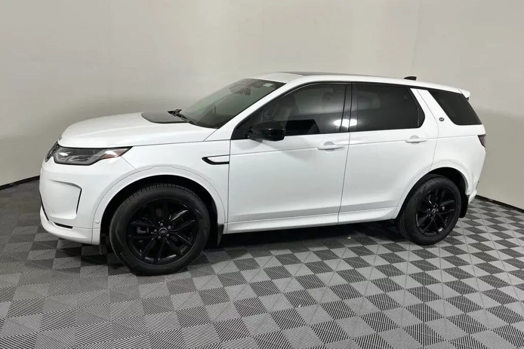 2024 Land Rover Discovery Sport S photo 1
