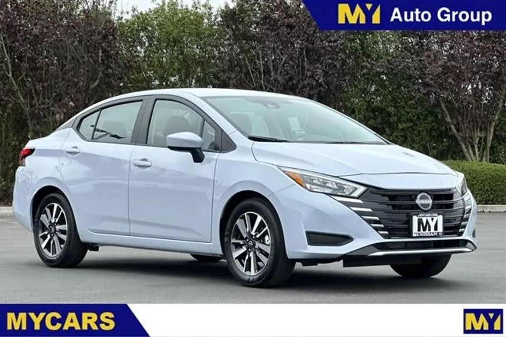 2025 Nissan Versa SV photo 1