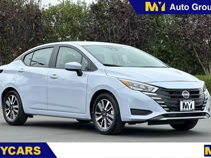 2025 Nissan Versa SV photo 1