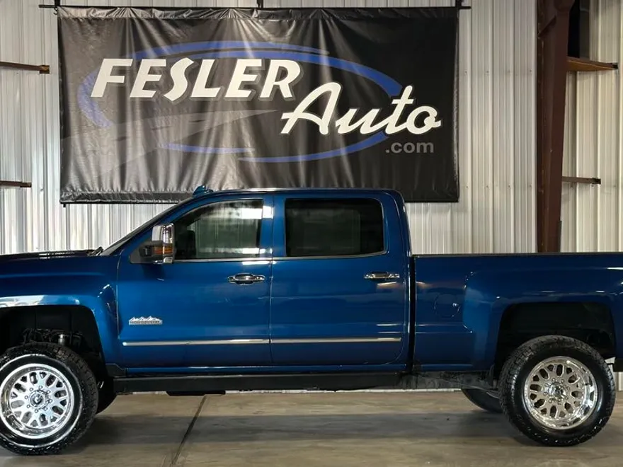 2016 Chevrolet Silverado 2500HD High Country photo 1