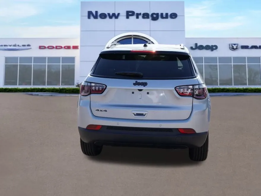 2025 Jeep Compass Limited photo 1