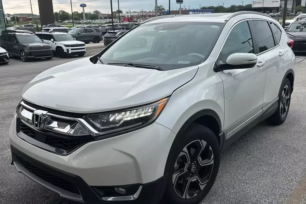 2018 Honda CR-V Touring photo 1