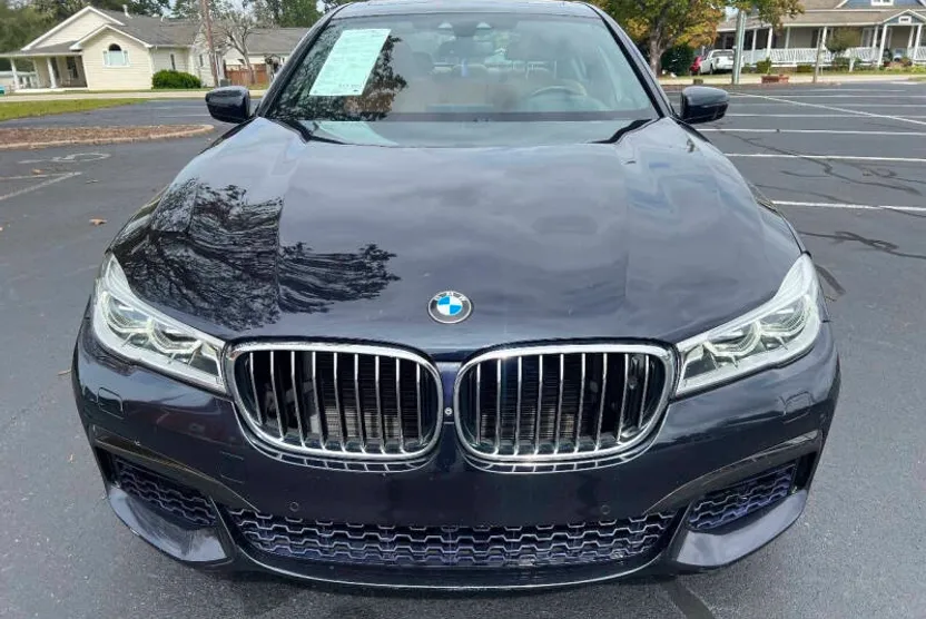 2018 Bmw 750i / B7 xDrive Sedan photo 1