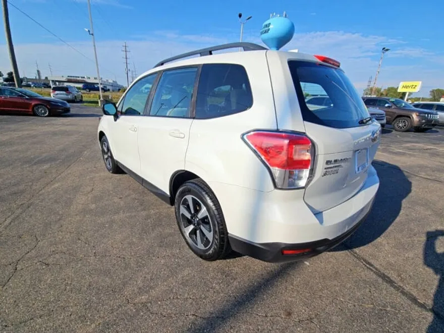 2018 Subaru Forester 2.5i photo 1
