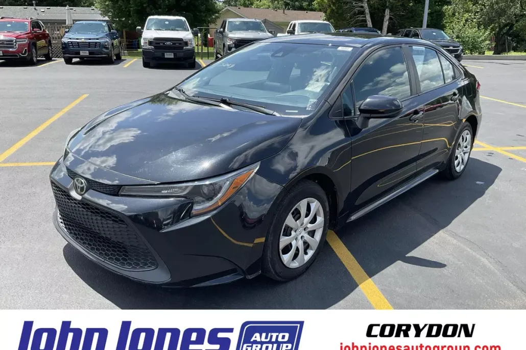 2021 Toyota Corolla LE photo 1