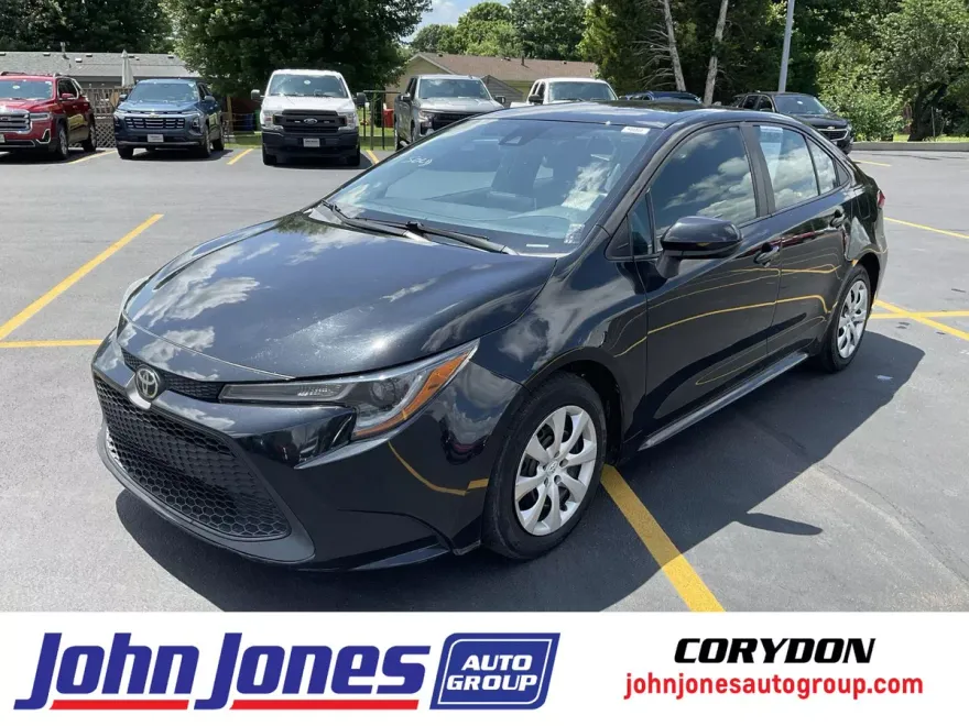 2021 Toyota Corolla LE photo 1