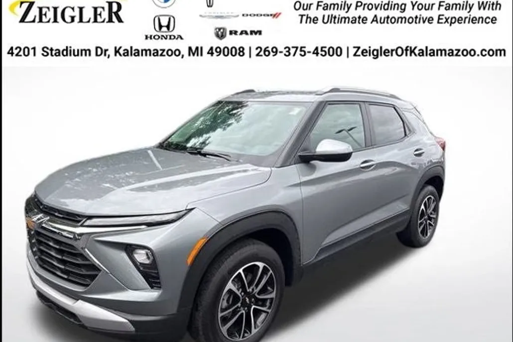 2024 Chevrolet Trailblazer LT photo 1