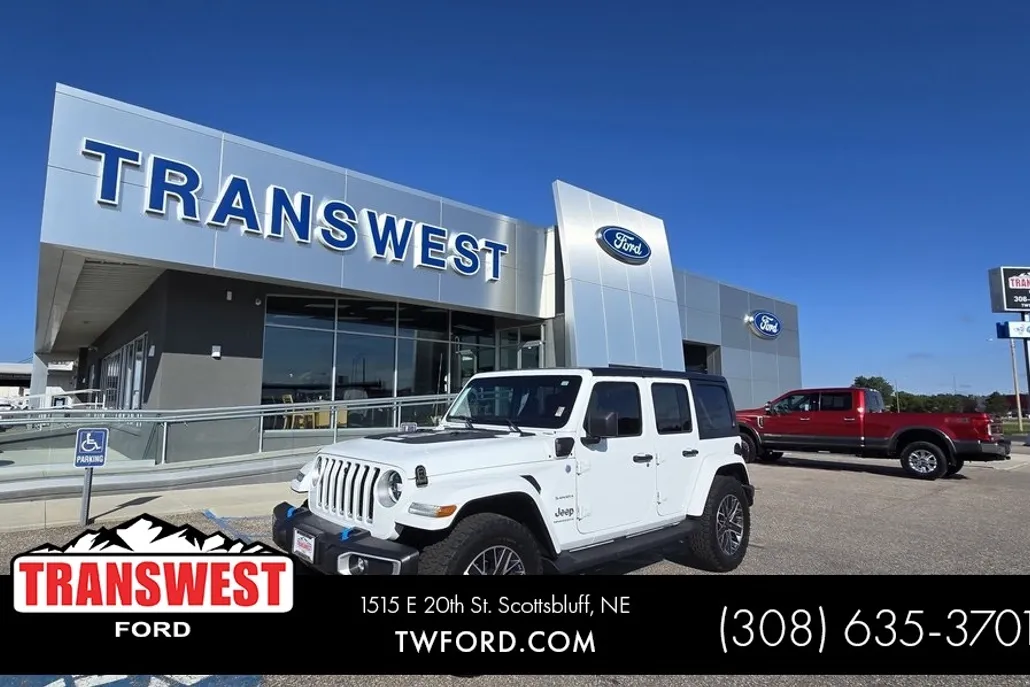 2023 Jeep Wrangler Sahara 4xe photo 1