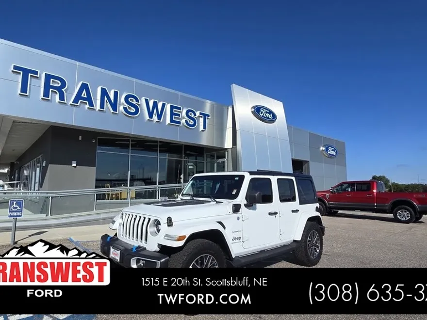 2023 Jeep Wrangler Sahara 4xe photo 1