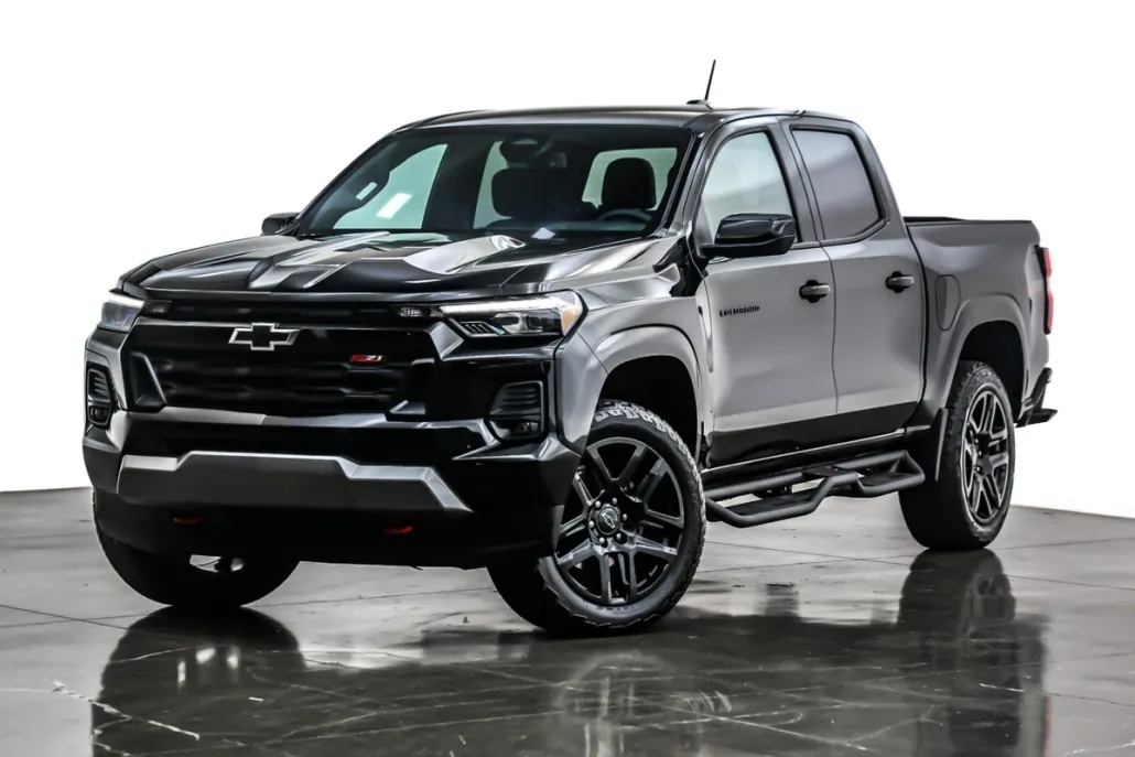 2025 Chevrolet Colorado Z71 photo 1