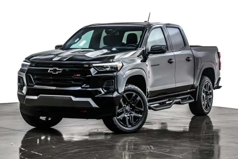 2025 Chevrolet Colorado Z71 photo 1