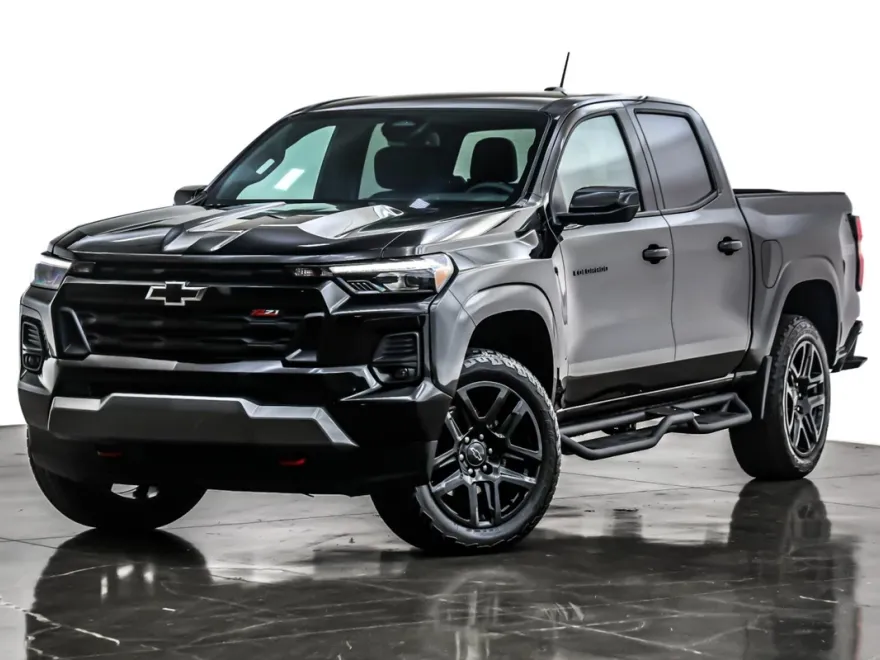 2025 Chevrolet Colorado Z71 photo 1
