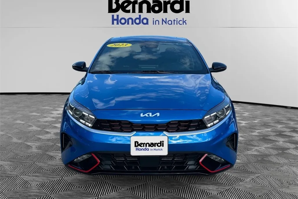 2023 Kia Forte GT-Line photo 1